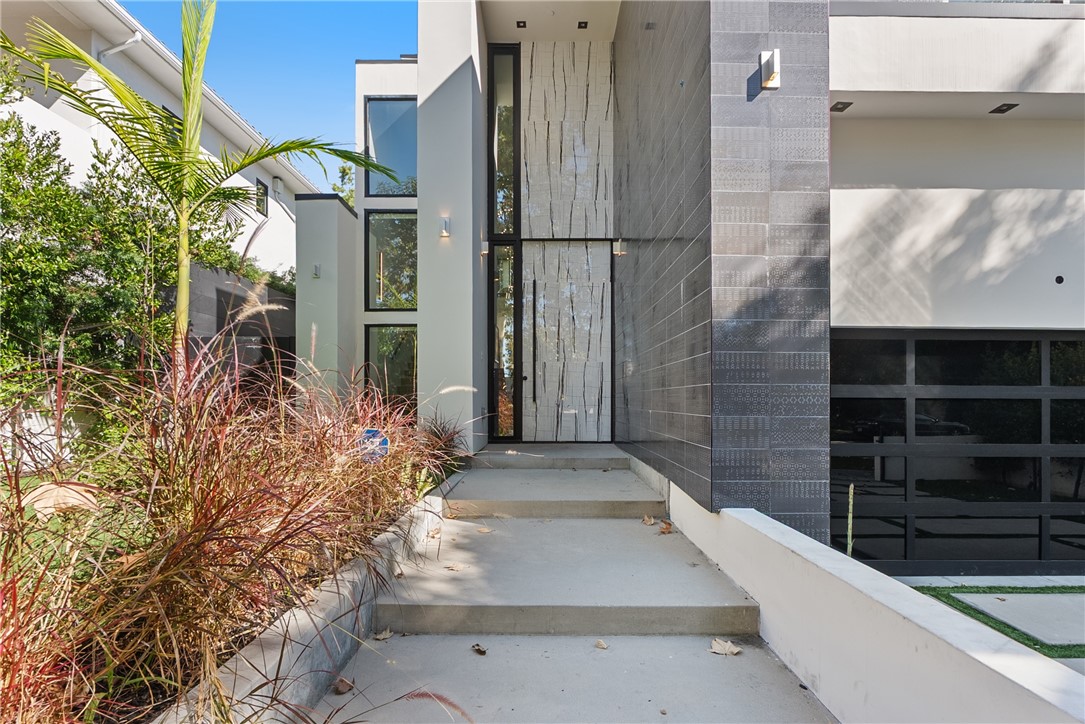 816 N Sycamore