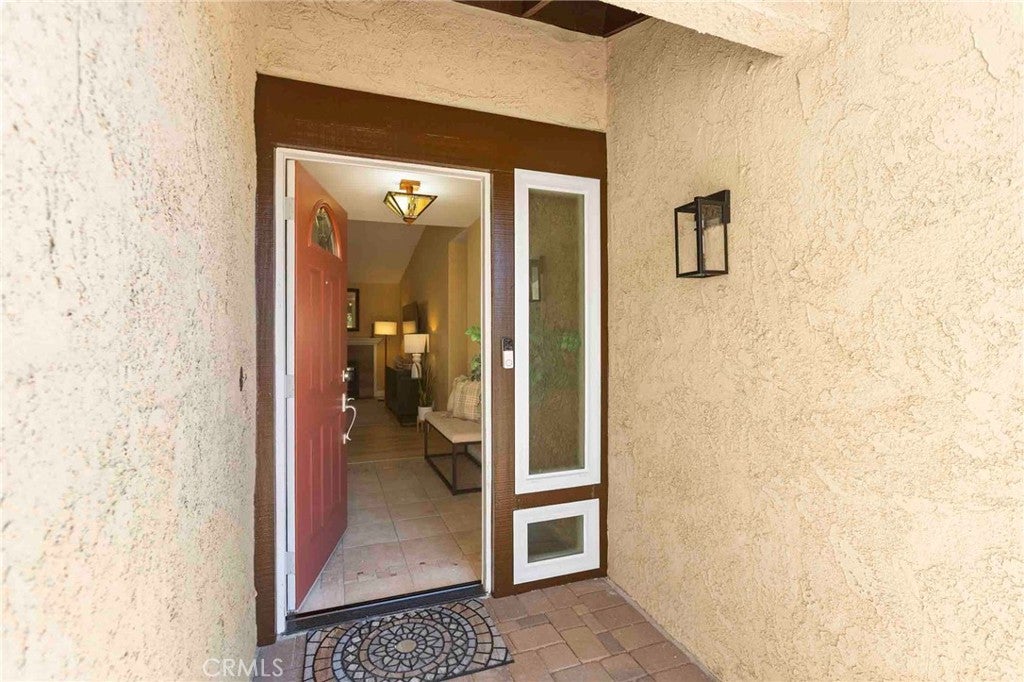 812 De Jur Street