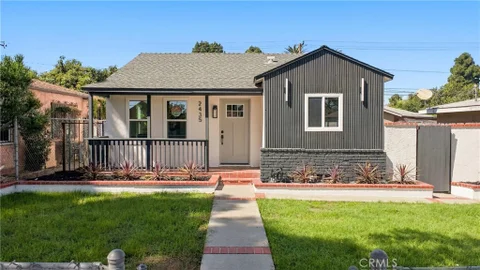2435 Gale Ave, Long Beach, CA 90810 - MLS#: DW26211693