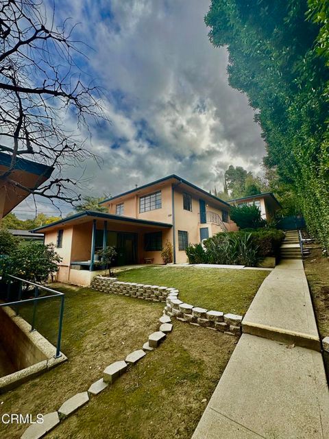 Photo of 2618 Griffith Park Boulevard, Los Angeles, CA 90039 (MLS # P1-25287)