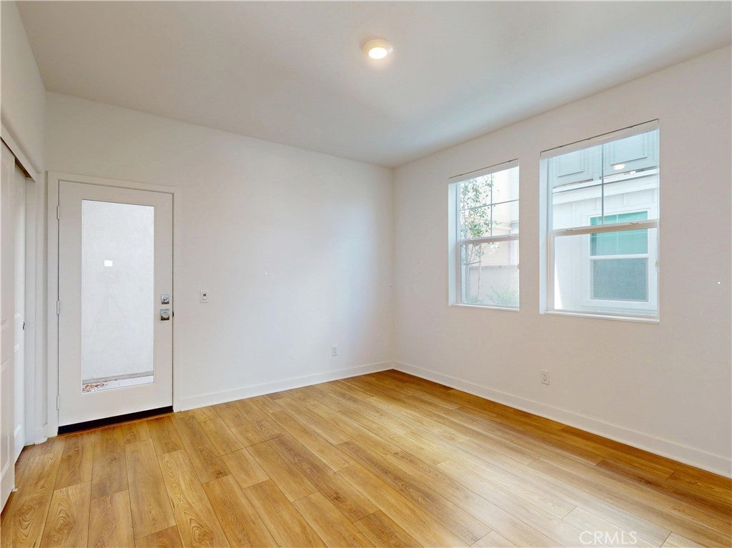 1066 N Anaheim 1