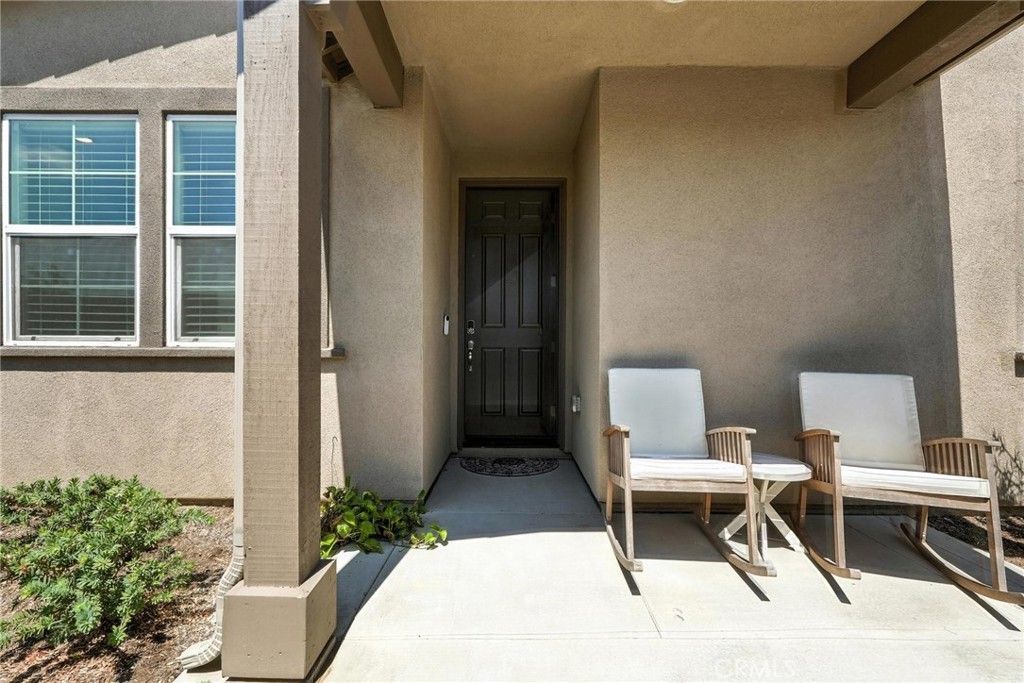 Photo of 28267 Ashtree Street, Temecula, CA 92591 (MLS # SW26017866)