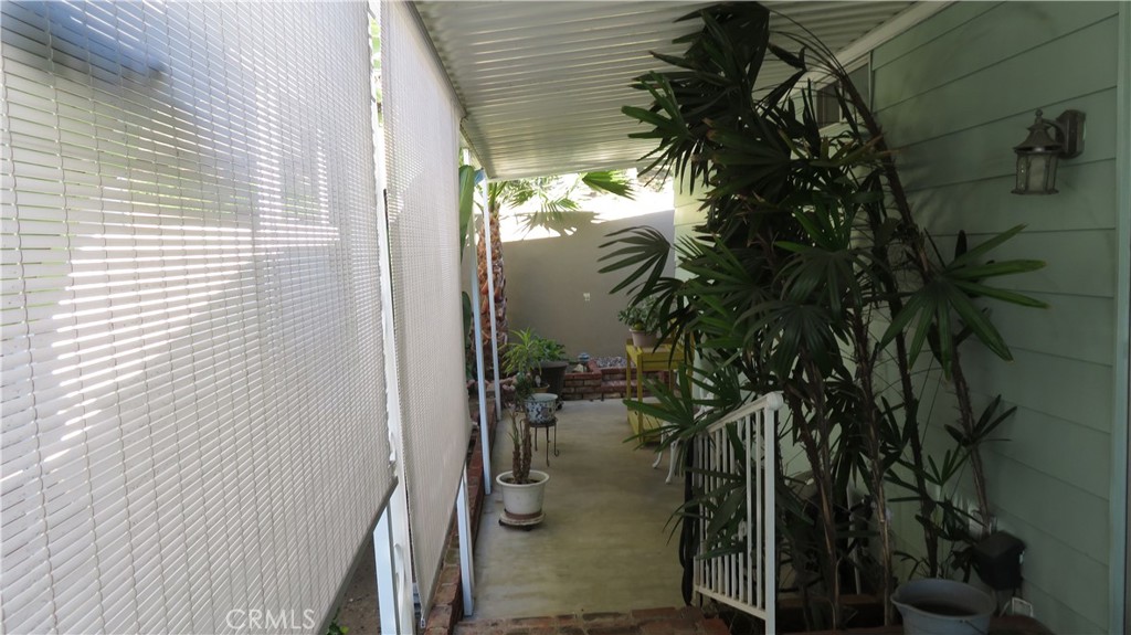 3720 Lake Grove Drive 25