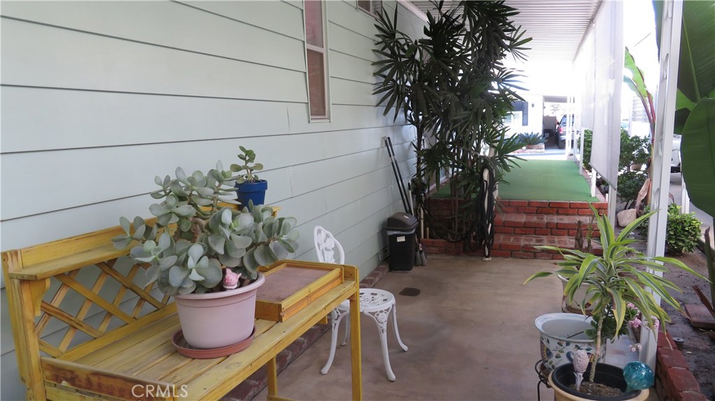 3720 Lake Grove Drive 25