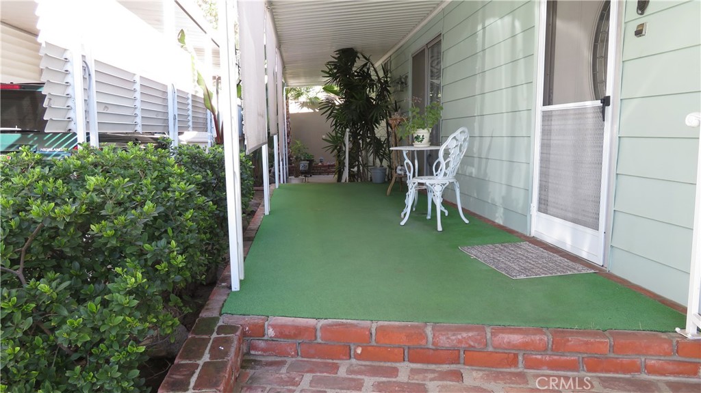 3720 Lake Grove Drive 25