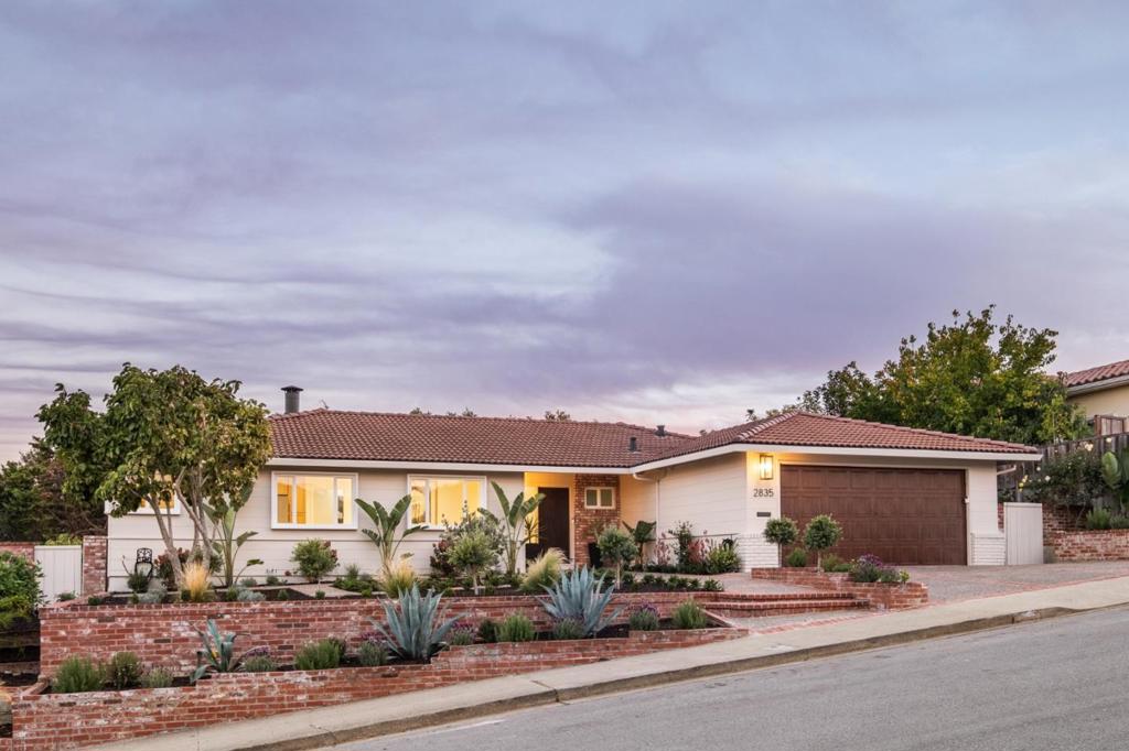 2835 Arguello Drive