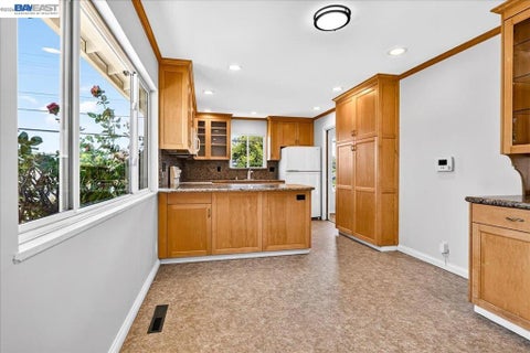 Tiny photo for 4516 Edwards Ln LN, Castro Valley, CA 94546 (MLS # 41142190)