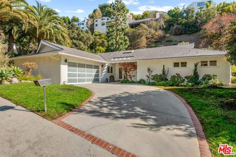 Photo of 1836 N Doheny Drive, Los Angeles, CA 90069 (MLS # 26859127)