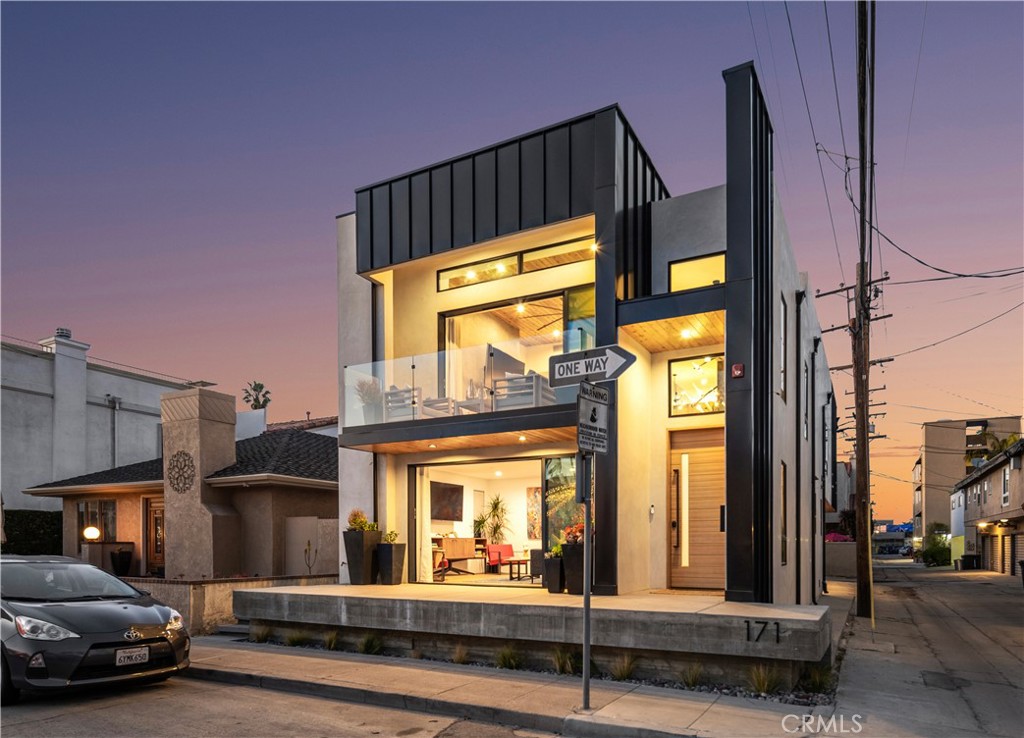 171 Savona Walk