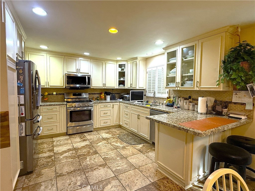 7610 Canby