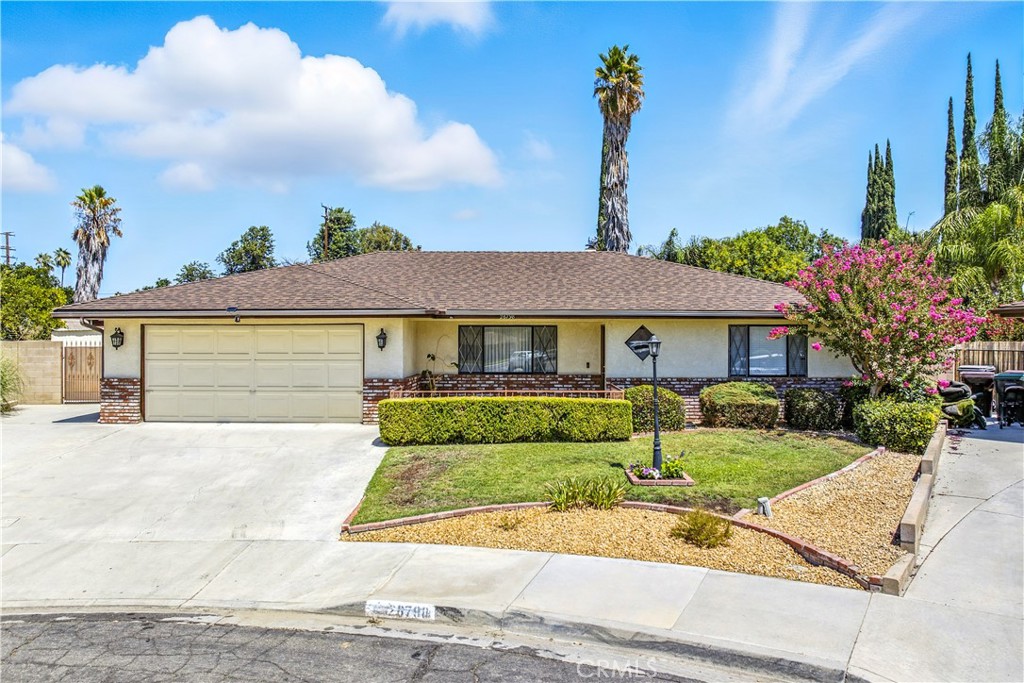 Nestled in a quiet cul-de-sac in East Hemet, this charming single-story home offers comfort, space, and a welcoming atmosphere. Located at the end of a quiet cul-de-sac, featuring a spacious layout, generous lot size, and a beautifully maintained yard, this property is perfect for those seeking peaceful living with easy access to local amenities, schools, and parks.