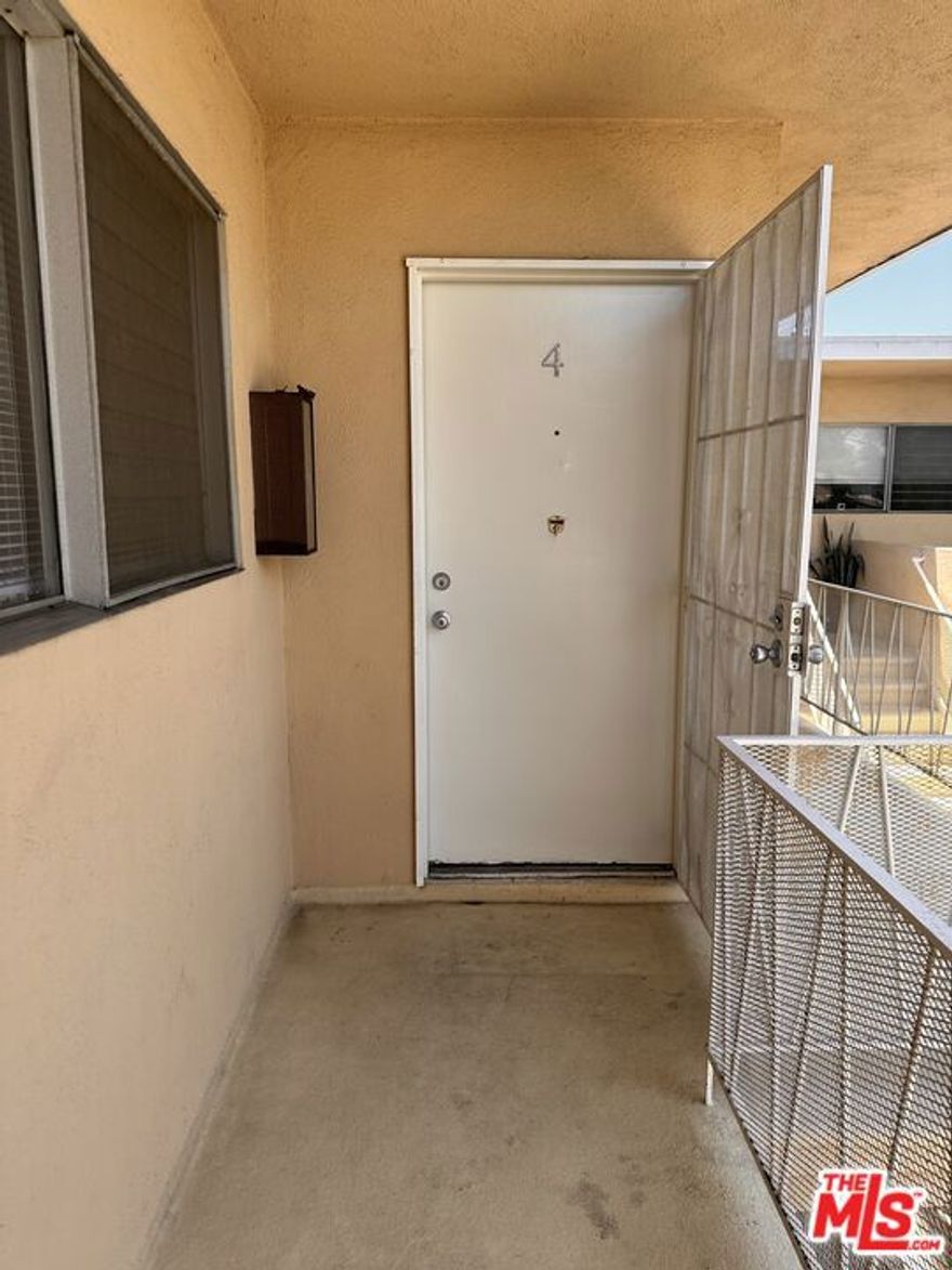 Great Location!!! Top Corner Unit, Light and Bright open living space. Two bedrooms, 1 1/2 bath. Bamboo wood floors throughout, master bedroom w/bath. Community laundry room. Close to restaurants in Playa Vista. One car parking. Sorry, NO PETS, NO SMOKING. Please text for showings, 24 Hours is required.