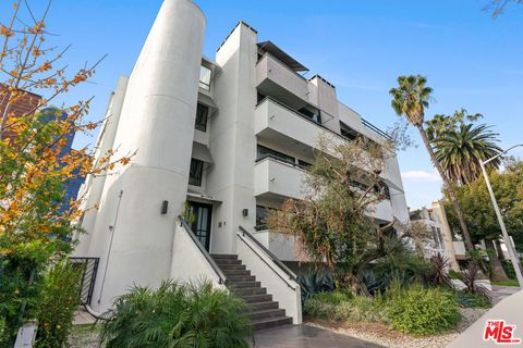 Photo of 625 Huntley Drive #4, West Hollywood, CA 90069 (MLS # 26829411)