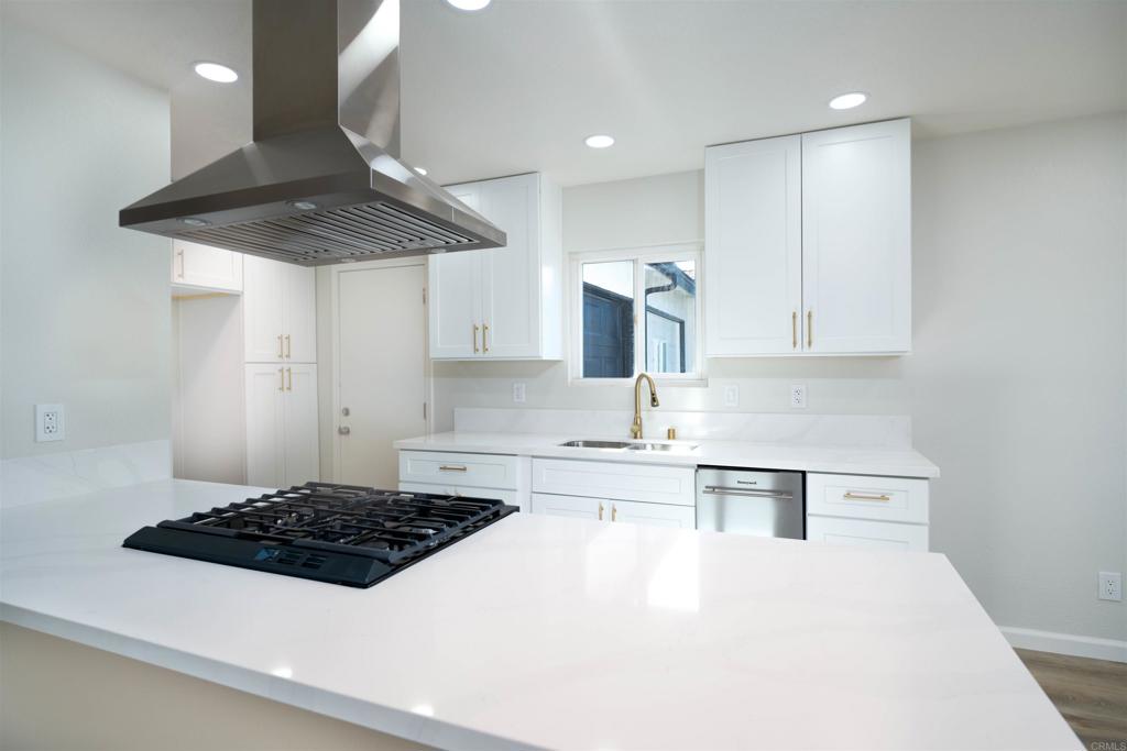 251 Avenida Descanso