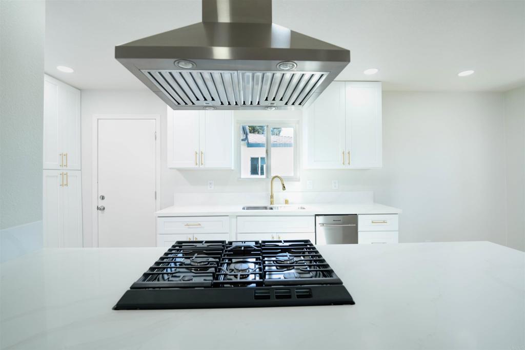 251 Avenida Descanso