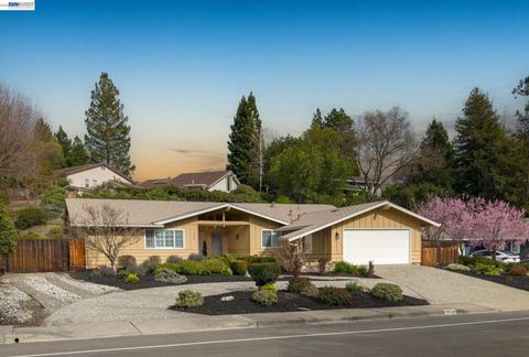 Photo of 1275 Greenbrook Drive Dr, Danville, CA 94526 (MLS # 41125356)