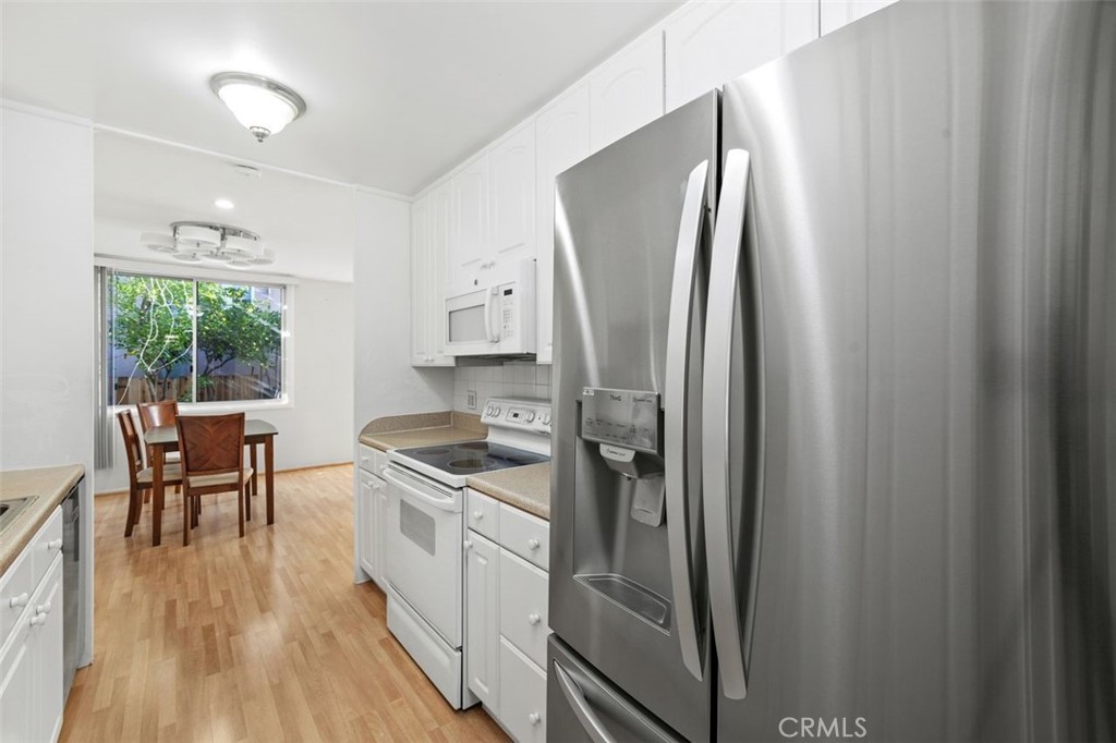 5301 Balboa Boulevard 5B