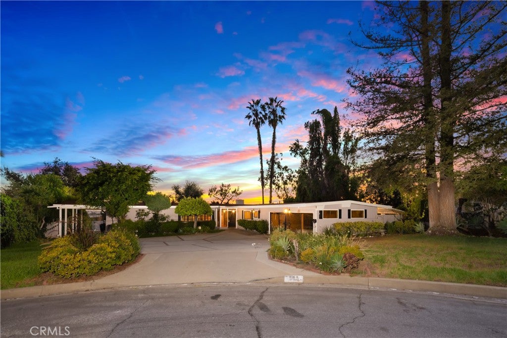 595 Rim Road