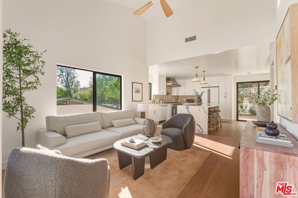 1083 Milwaukee Avenue