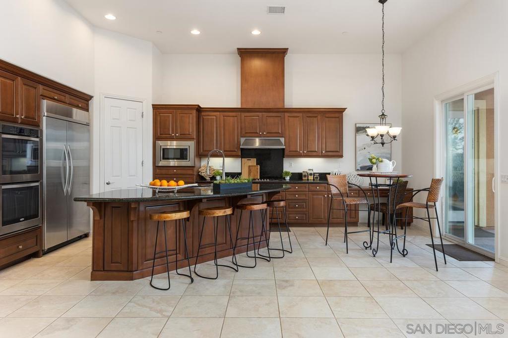 1129 Village Dr
