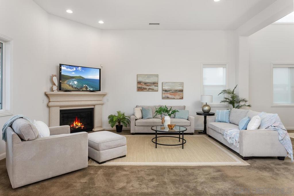 1129 Village Dr