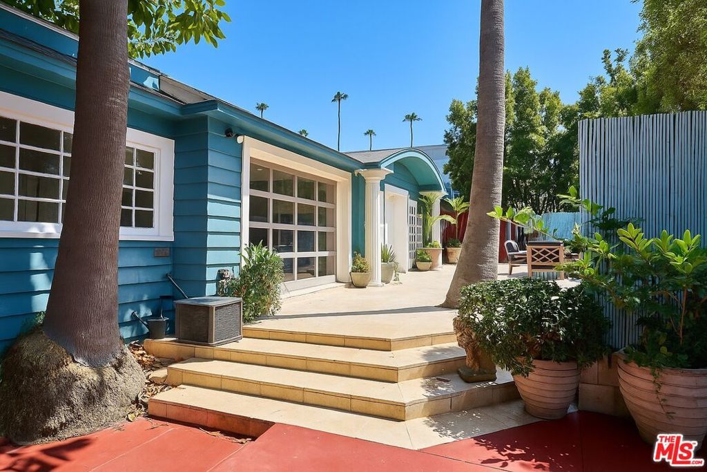 Photo of 837 Venice Boulevard, Venice, CA 90291 (MLS # 25553757)