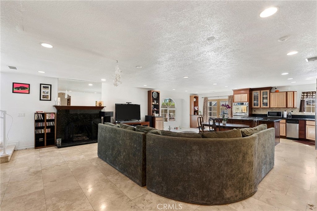 15951 Willett Lane, Huntington Beach CA 92647 - Photo 6