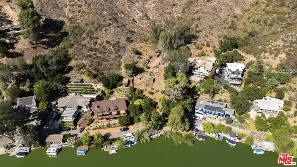 2100 E Lakeshore Drive