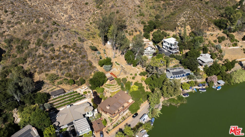 2100 E Lakeshore Drive