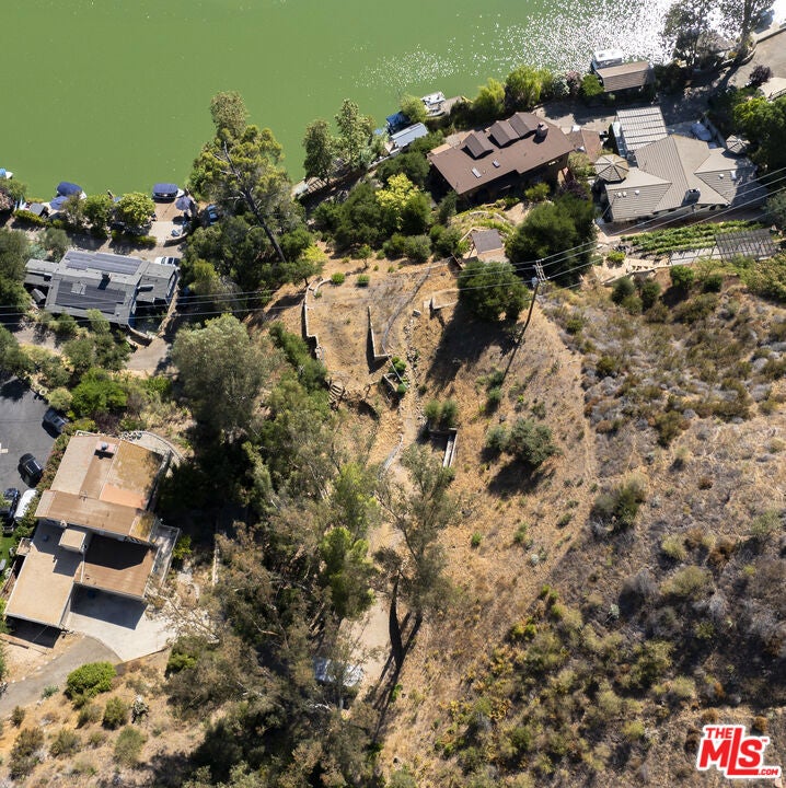 2100 E Lakeshore Drive