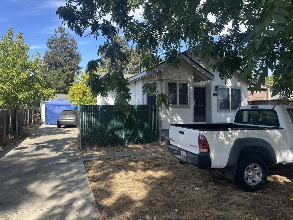 PLEASE DO NOT DISTURB OCCUPANTS. Charming 2-bedroom home on a spacious 7,000 sq. ft. lot in San Joses East Foothills. Prime location near Alum Rock and McKee with development potential, can possibly be combined with neighboring parcels. Great opportunity for investors or builders to create something special.