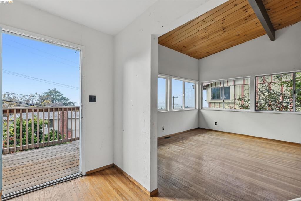 695 Wellesley Ave