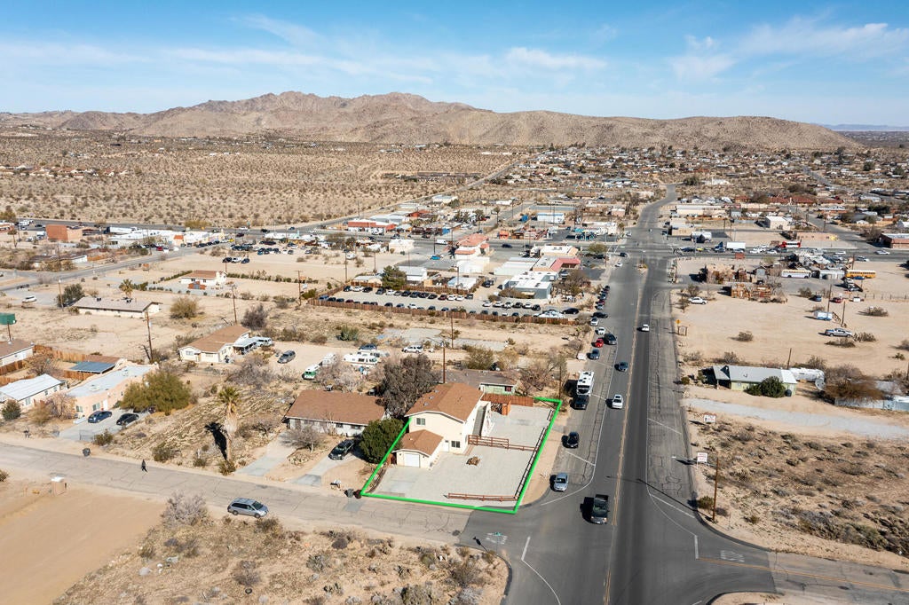 61786 Desert Air Road