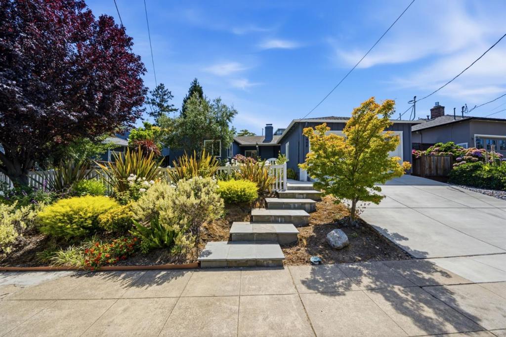 448 Emerald Avenue