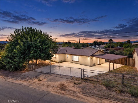 Photo of 7684 Oakwood Avenue, Hesperia, CA 92345 (MLS # SR26197837)