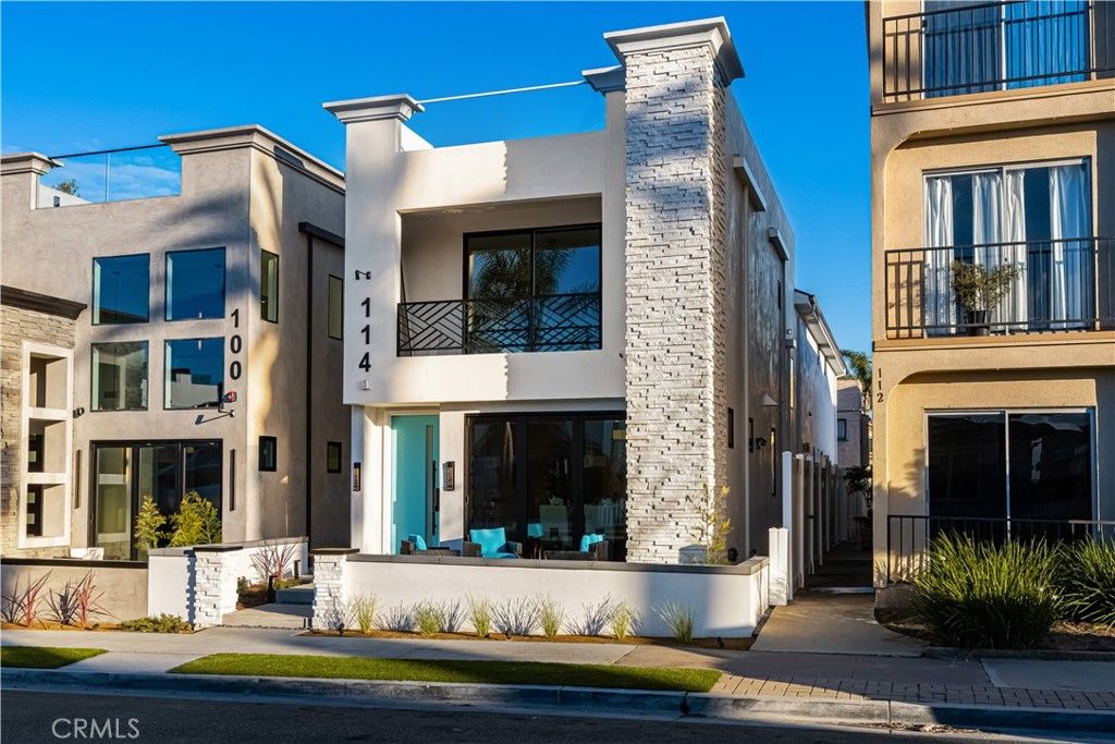 Photo of 114 2nd St, Seal Beach, CA 90740 (MLS # PW26082503)