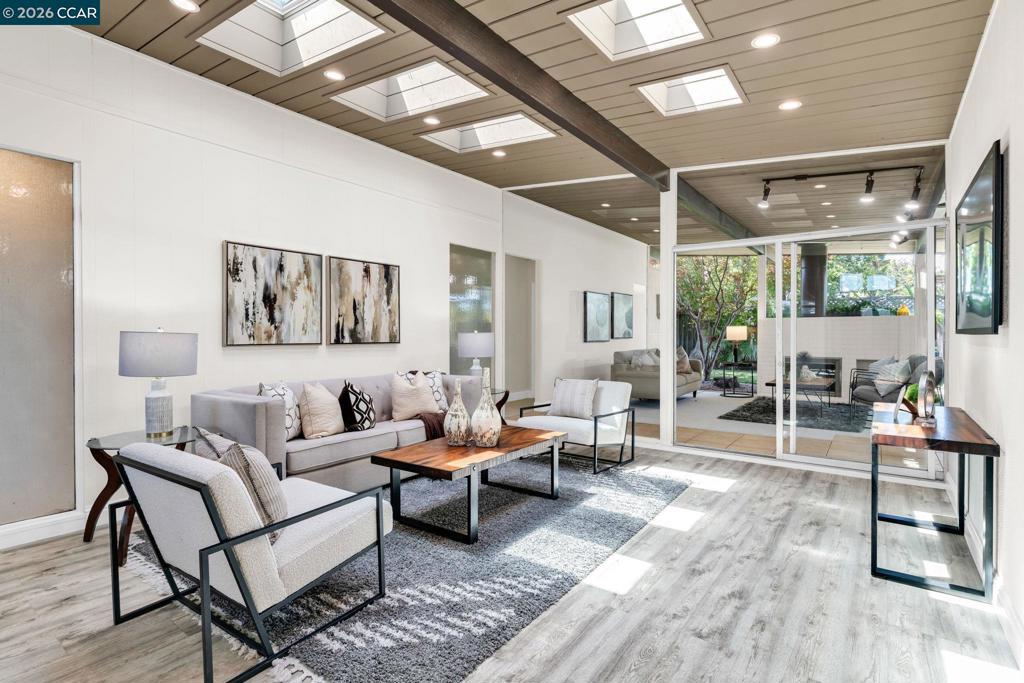 Properties 980 Crane Ave