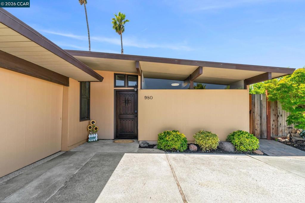 Properties 980 Crane Ave
