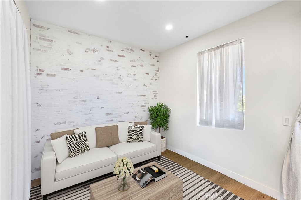 20301 Bluffside 313