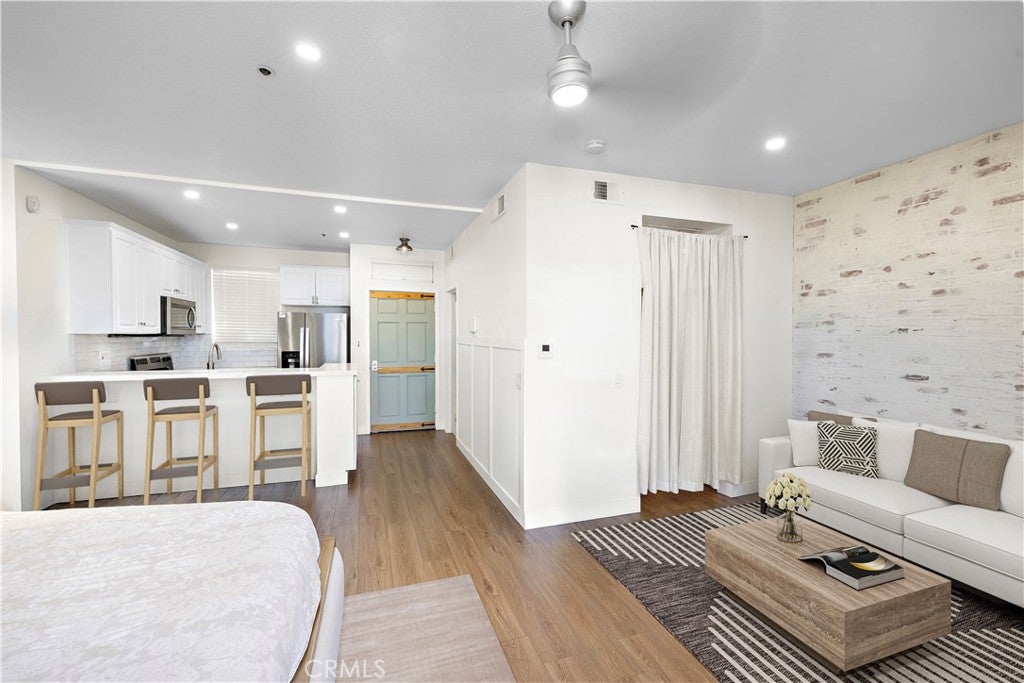 20301 Bluffside CIR 313, Huntington Beach CA 92646