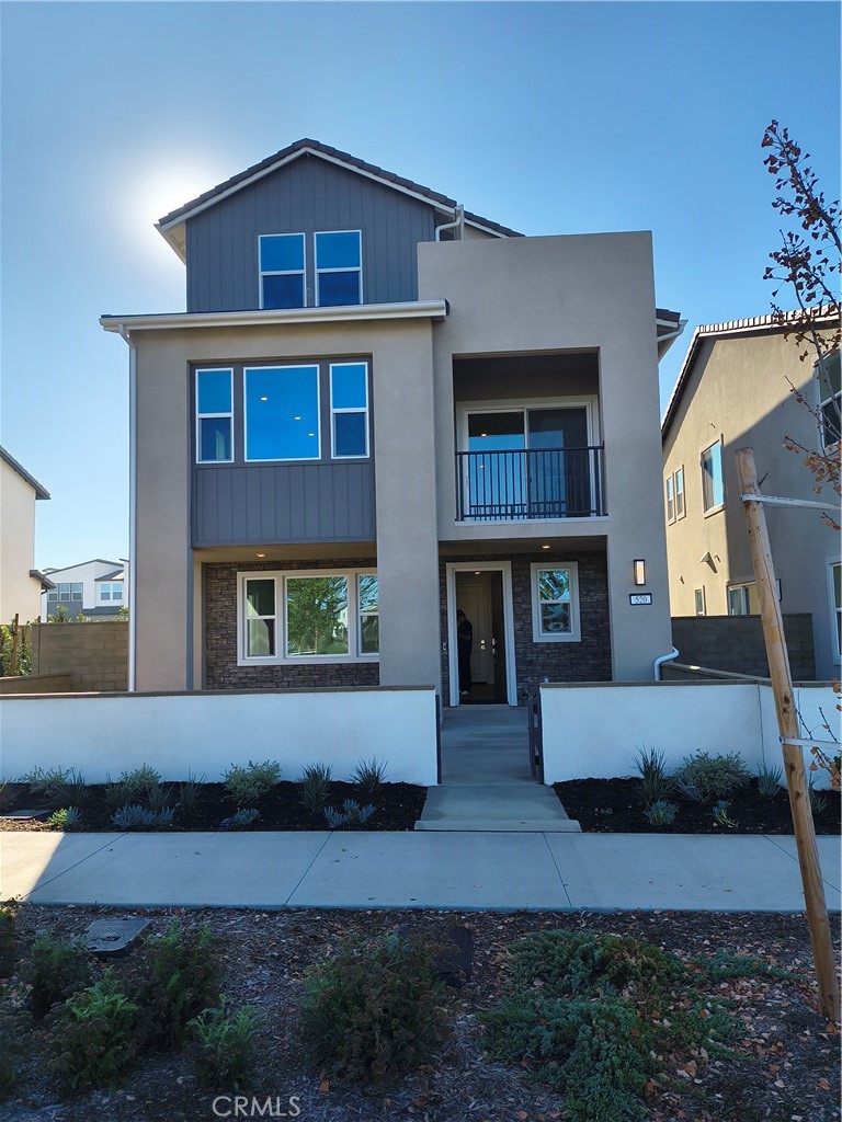 Estela - Residential Lease