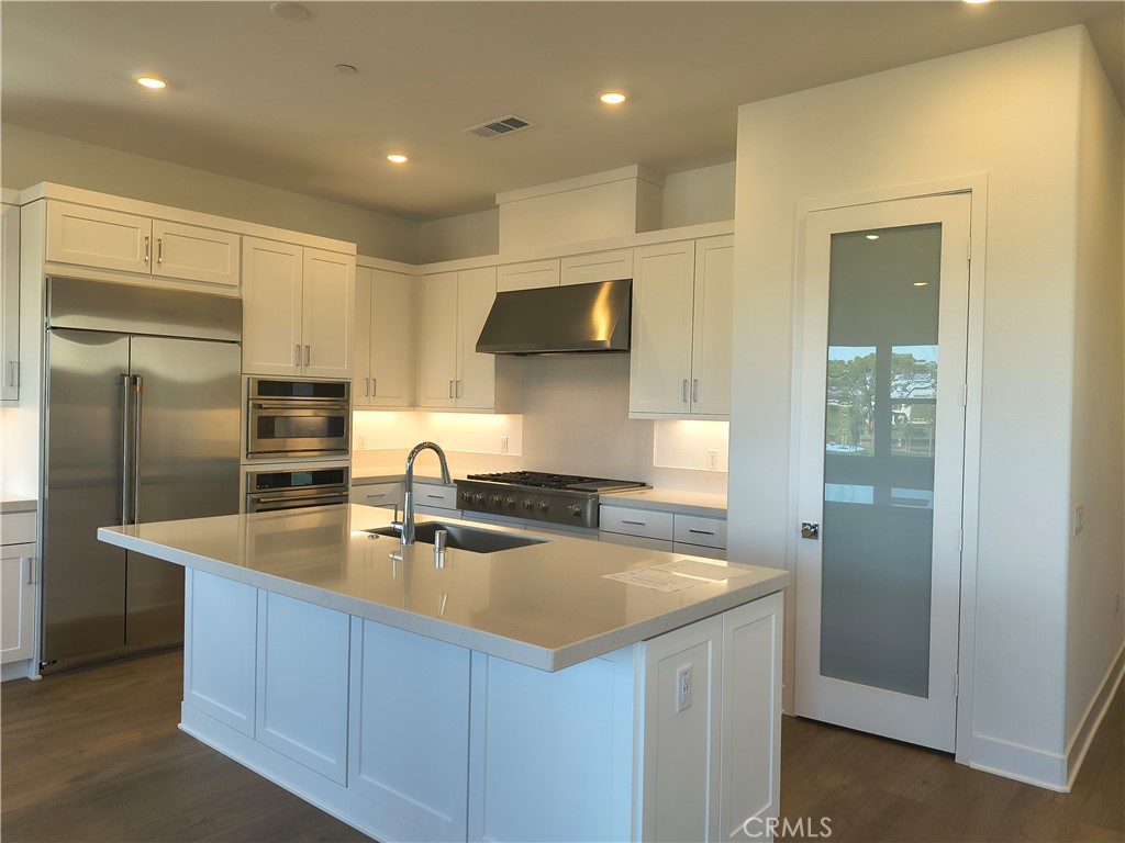 Estela - Residential Lease