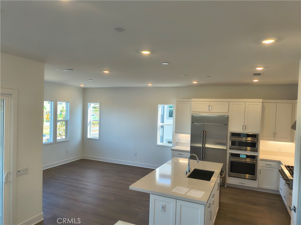 Estela - Residential Lease