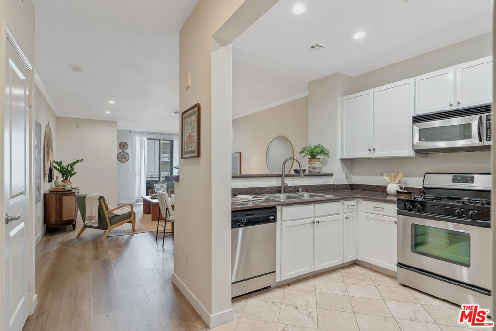 6400 Crescent Parkway 206