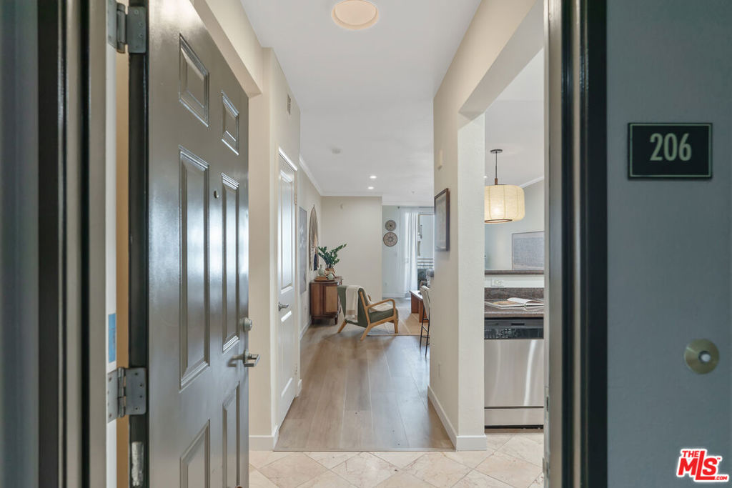 6400 Crescent Parkway 206