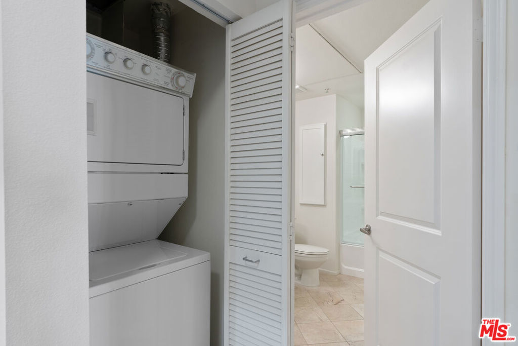 6400 Crescent Parkway 206