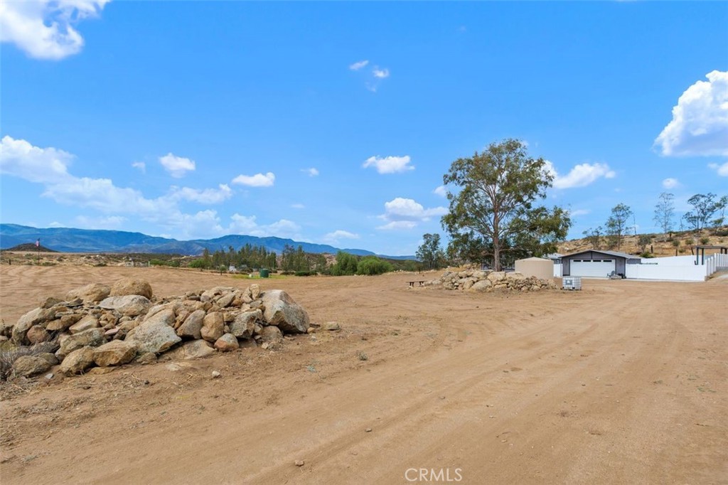 41981 Avenida Abril