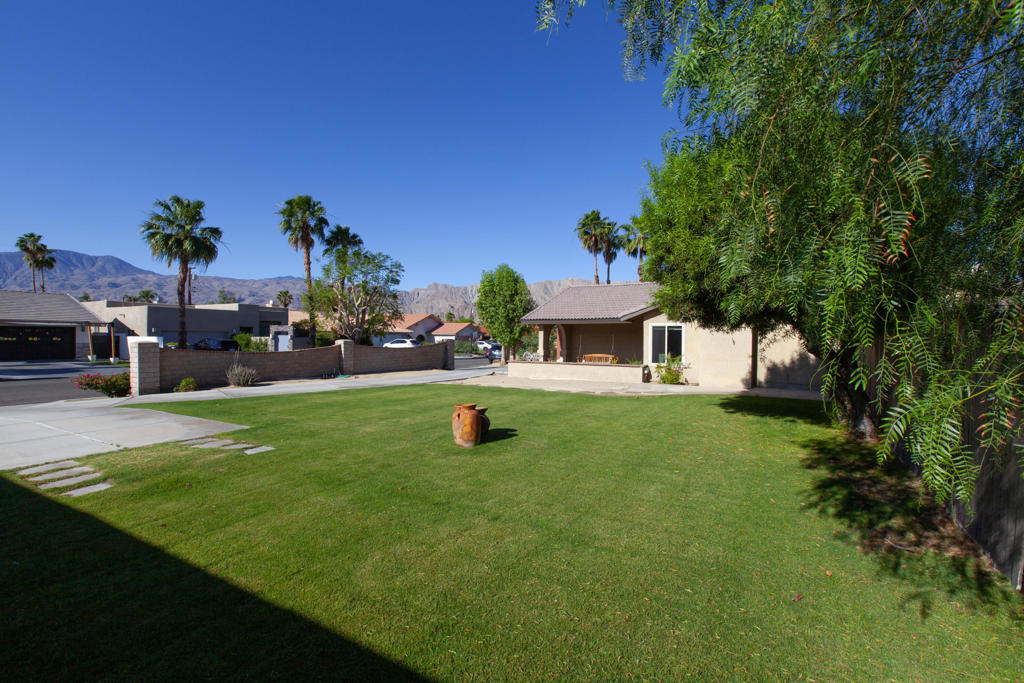 78620 Bottlebrush Drive