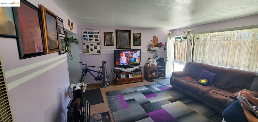 E OAKLAND - Residential Income