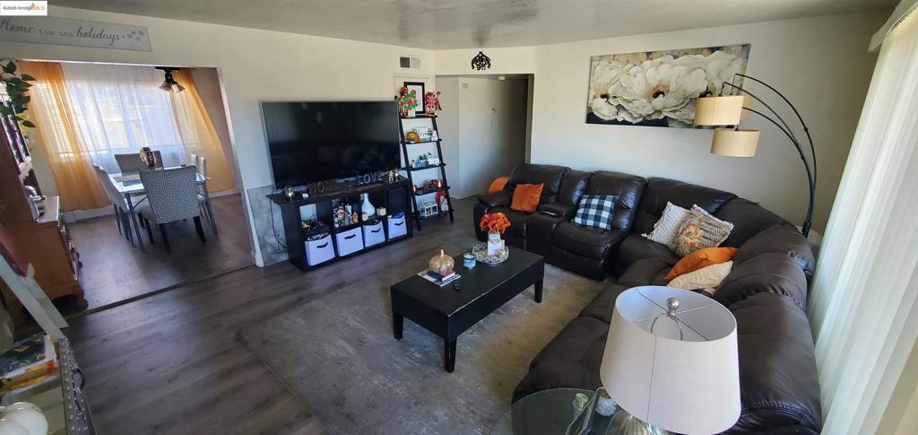E OAKLAND - Residential Income